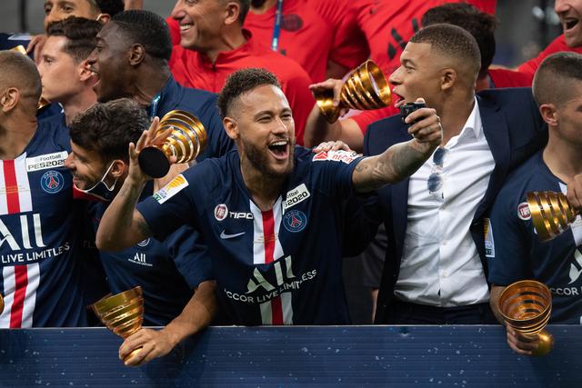 苹果折叠屏手机预售火爆，溢价高达7143元